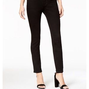 Lucky Brand Charlie Skinny black jeans 30R